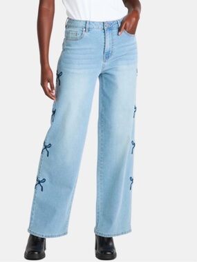 Madden NYC Women’s Ultra 90s Fit Jeans with Bow Embroidery Size 13 NWT Viral